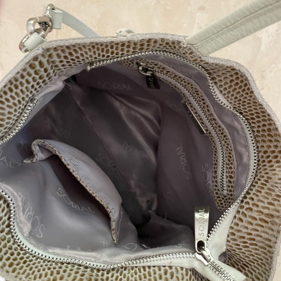 Sorial White and beige mini tote purse with strap - Picture 6 of 10